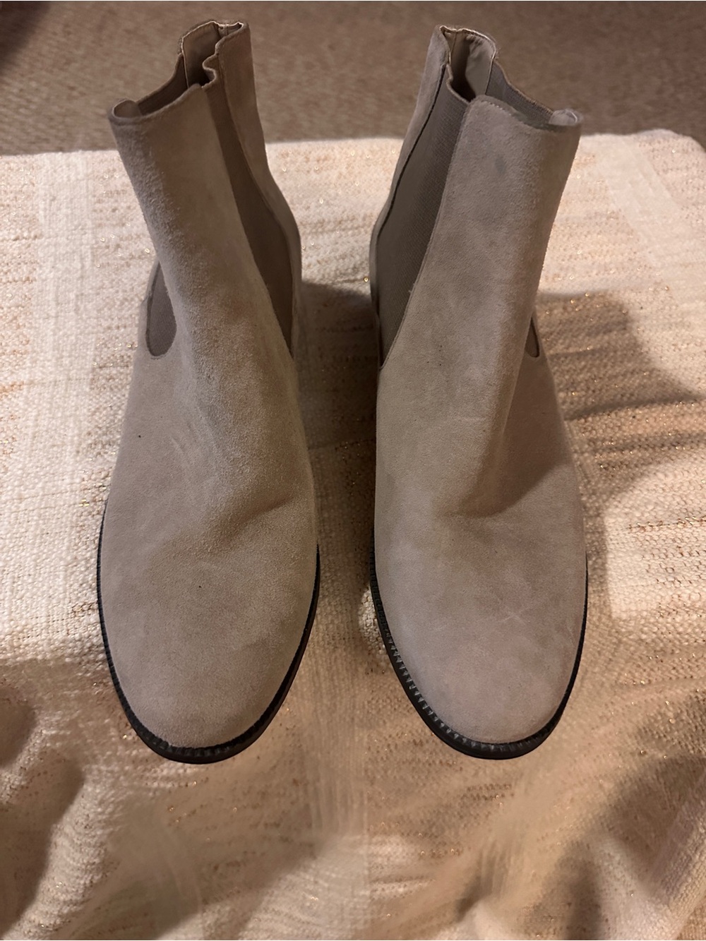 14th & Union Suede Chelsea Ankle Boots in very light Gray